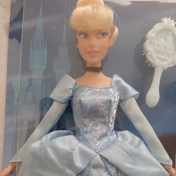 * NEW * Disney Princess Cinderella - Picture 3 of 3
